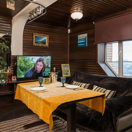 The Sky Loft Apartment Kiev Bagian luar foto