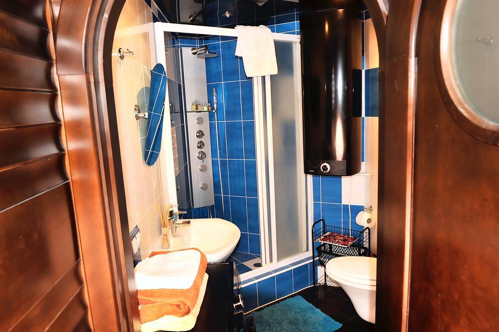 The Sky Loft Apartment Kiev Bagian luar foto