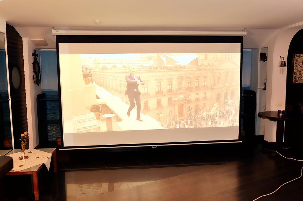 The Sky Loft Apartment Kiev Bagian luar foto