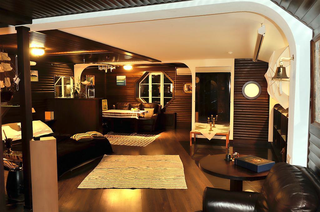 The Sky Loft Apartment Kiev Bagian luar foto