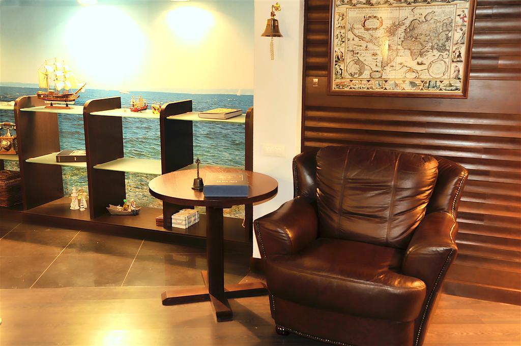 The Sky Loft Apartment Kiev Bagian luar foto