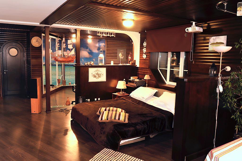 The Sky Loft Apartment Kiev Bagian luar foto